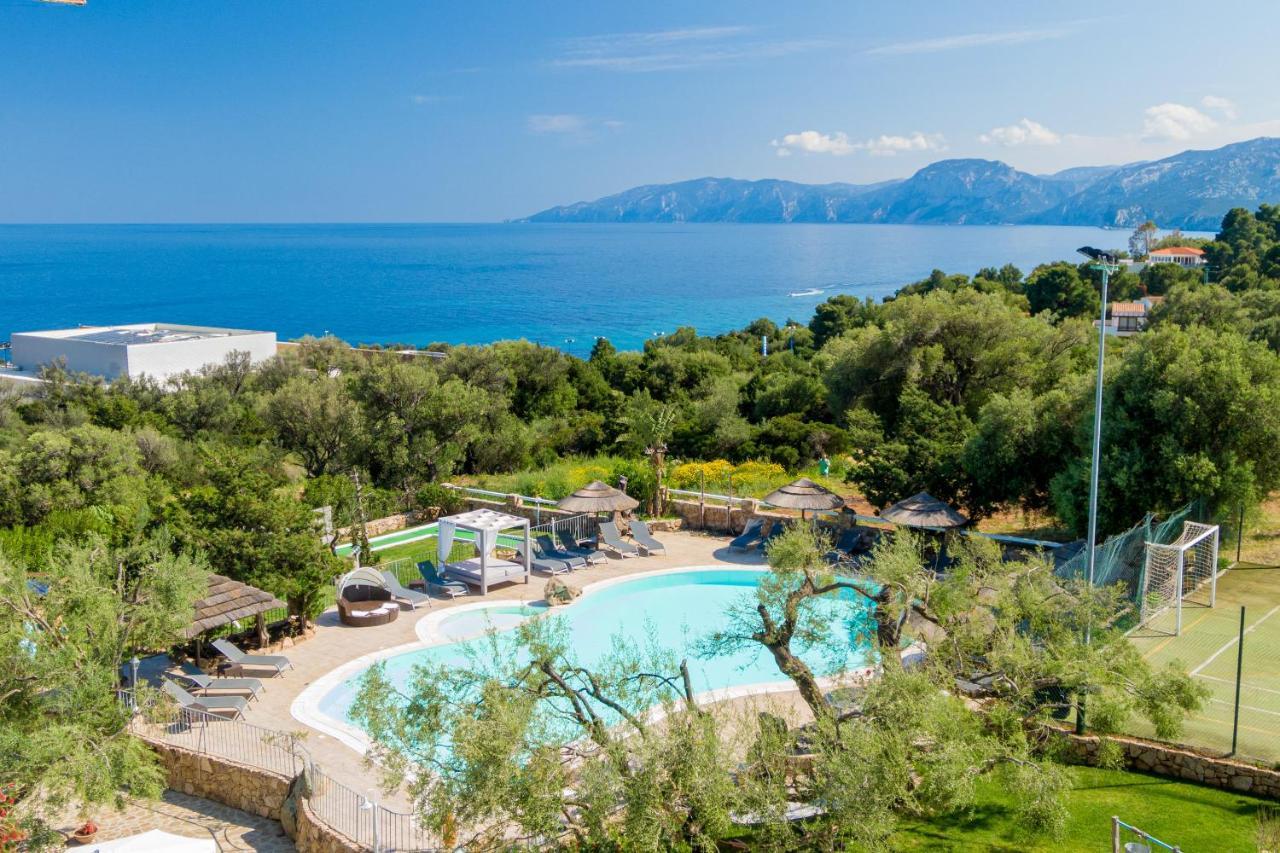 I Ginepri Hotel Cala Gonone Exteriör bild
