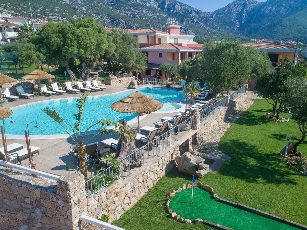 I Ginepri Hotel Cala Gonone Exteriör bild