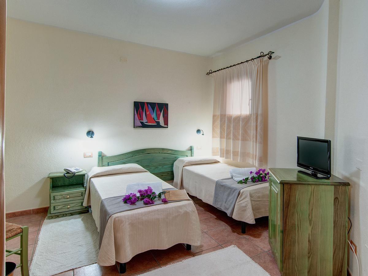 I Ginepri Hotel Cala Gonone Exteriör bild