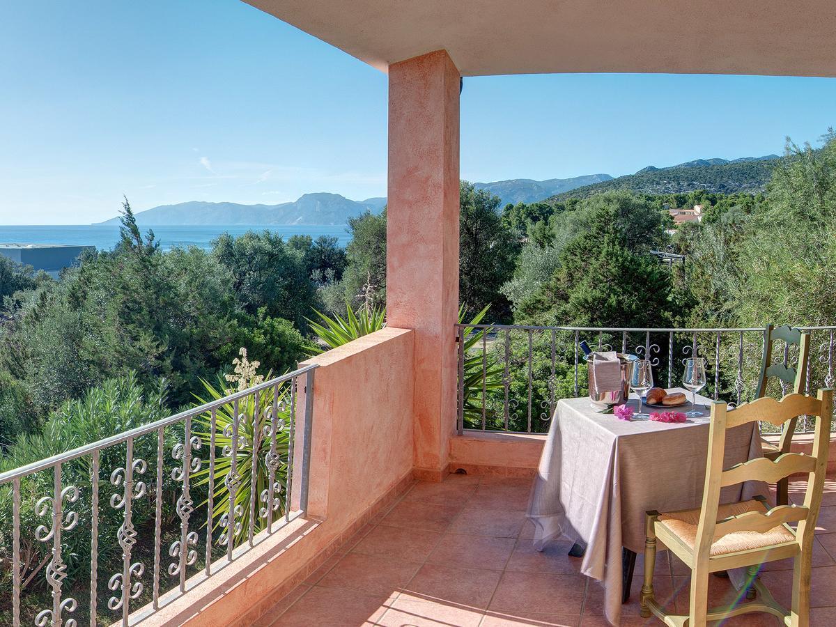 I Ginepri Hotel Cala Gonone Exteriör bild