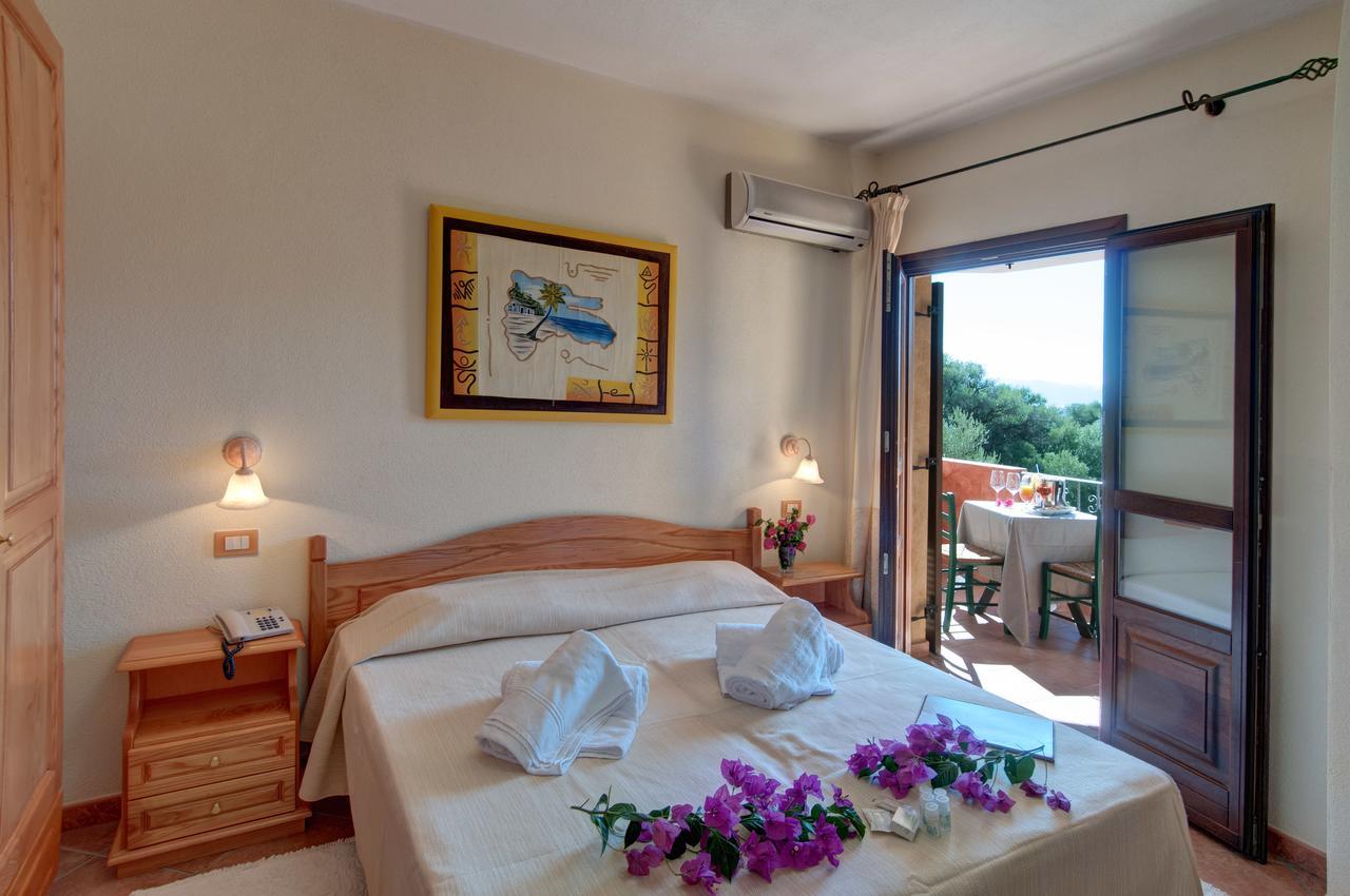 I Ginepri Hotel Cala Gonone Exteriör bild